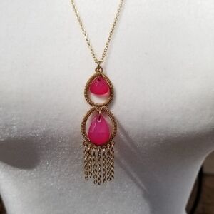 gold tone chain with 2-tier pink pendant and tassel